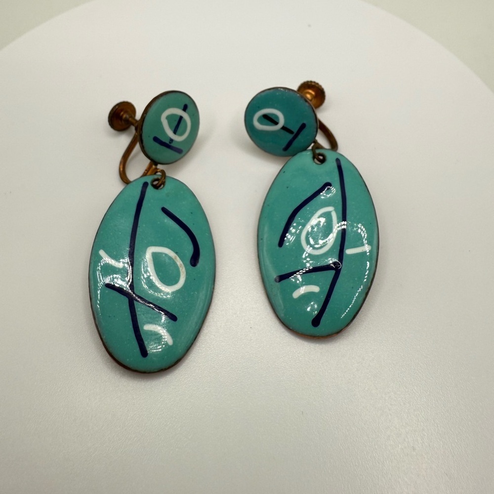 Vintage Mid Century Turquoise Abstract Oval Dangle Earrings Copper Back - Picture 2 of 3